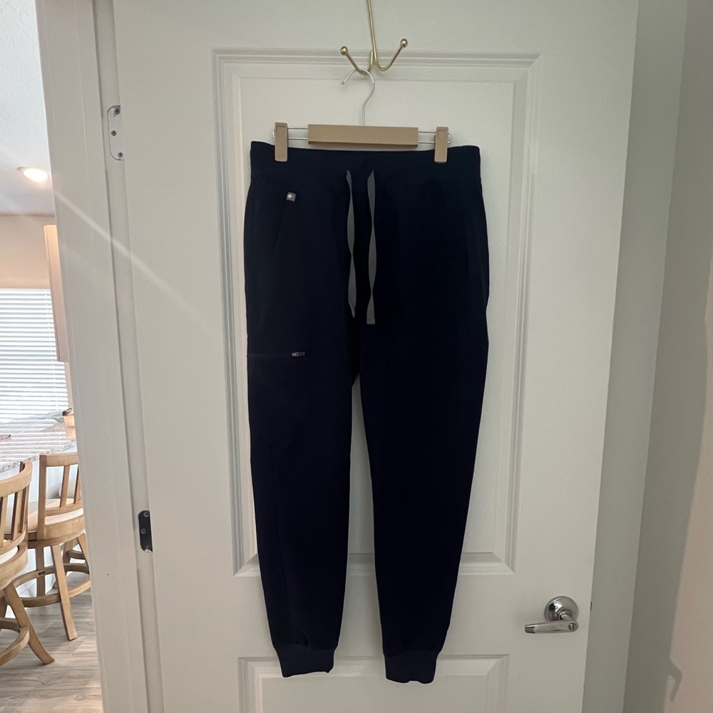 Figs Scrub Joggers - Women’s Small Navy